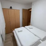 Divan Vlasic דירה Sisava