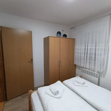 Divan Vlasic Apartmán Sisava