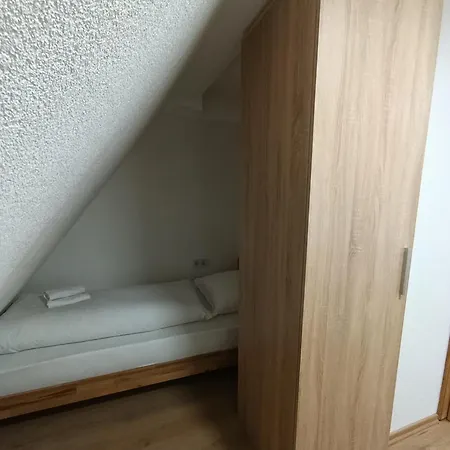 Divan Vlasic Šišava