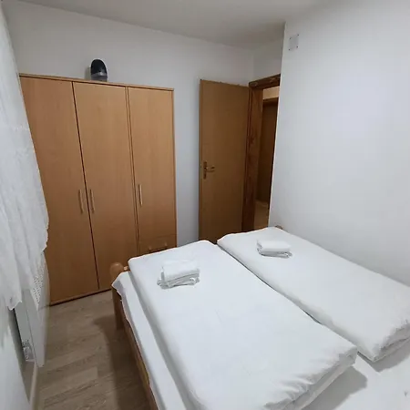 Divan Vlasic Apartmán Sisava
