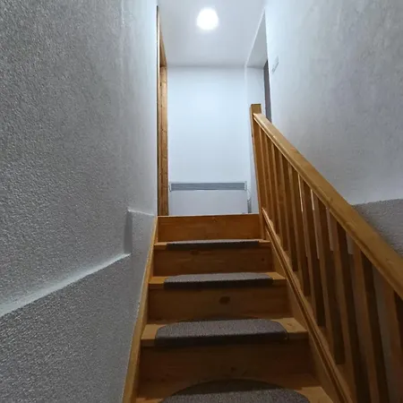 Divan Vlasic * Šišava