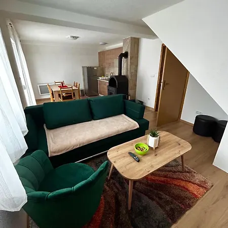 Divan Vlasic Apartmán Sisava