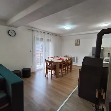 Divan Vlasic Šišava